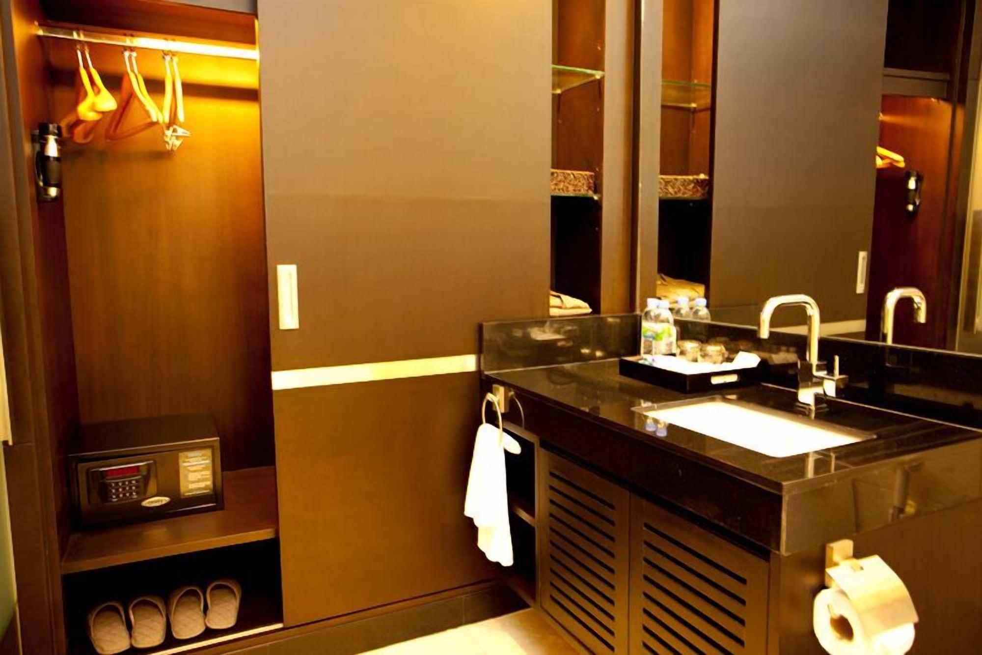 Hotel Pietra Bangkok Extérieur photo